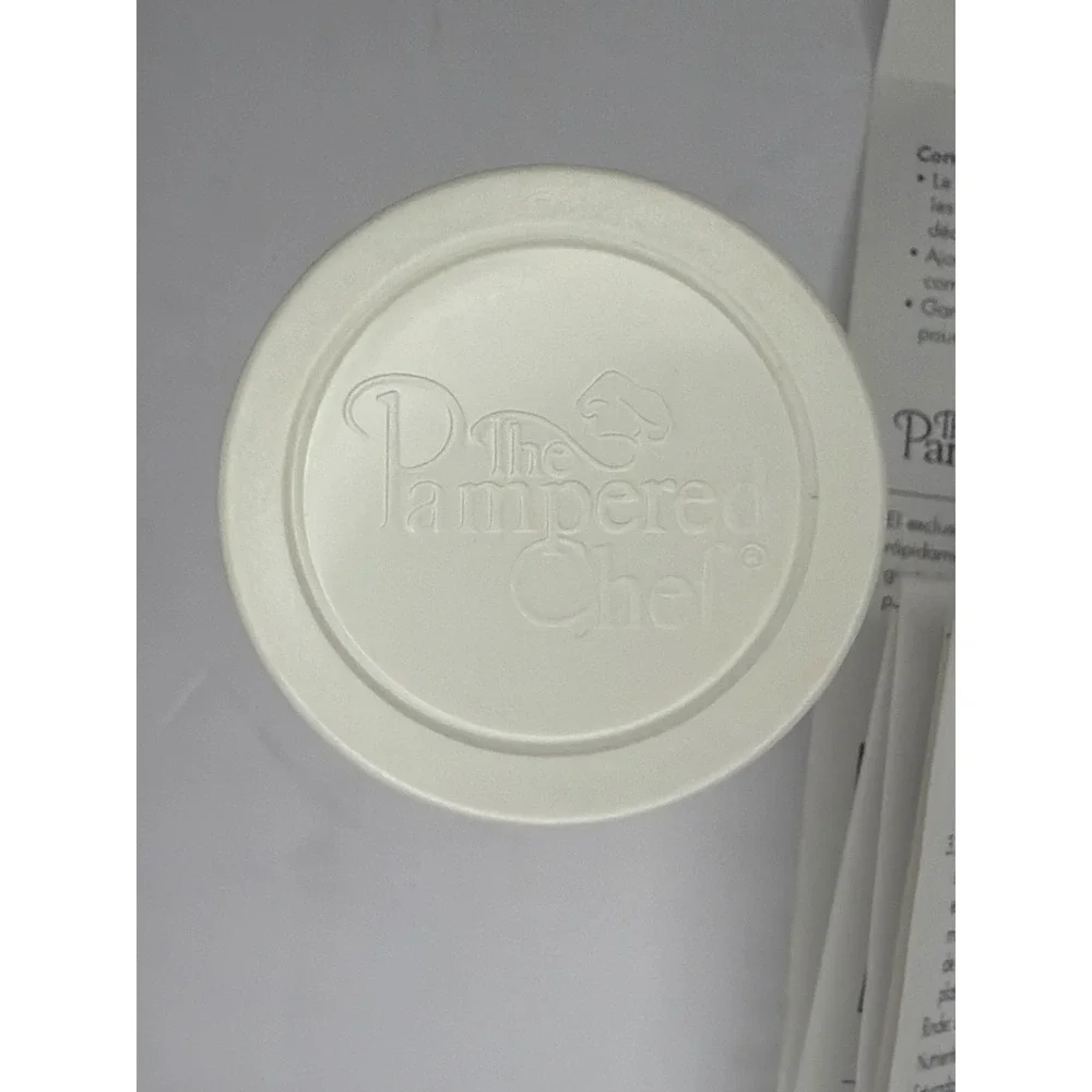 Pampered Chef Garlic Slicer NEW White Handheld Kitchen Tool with Instructions